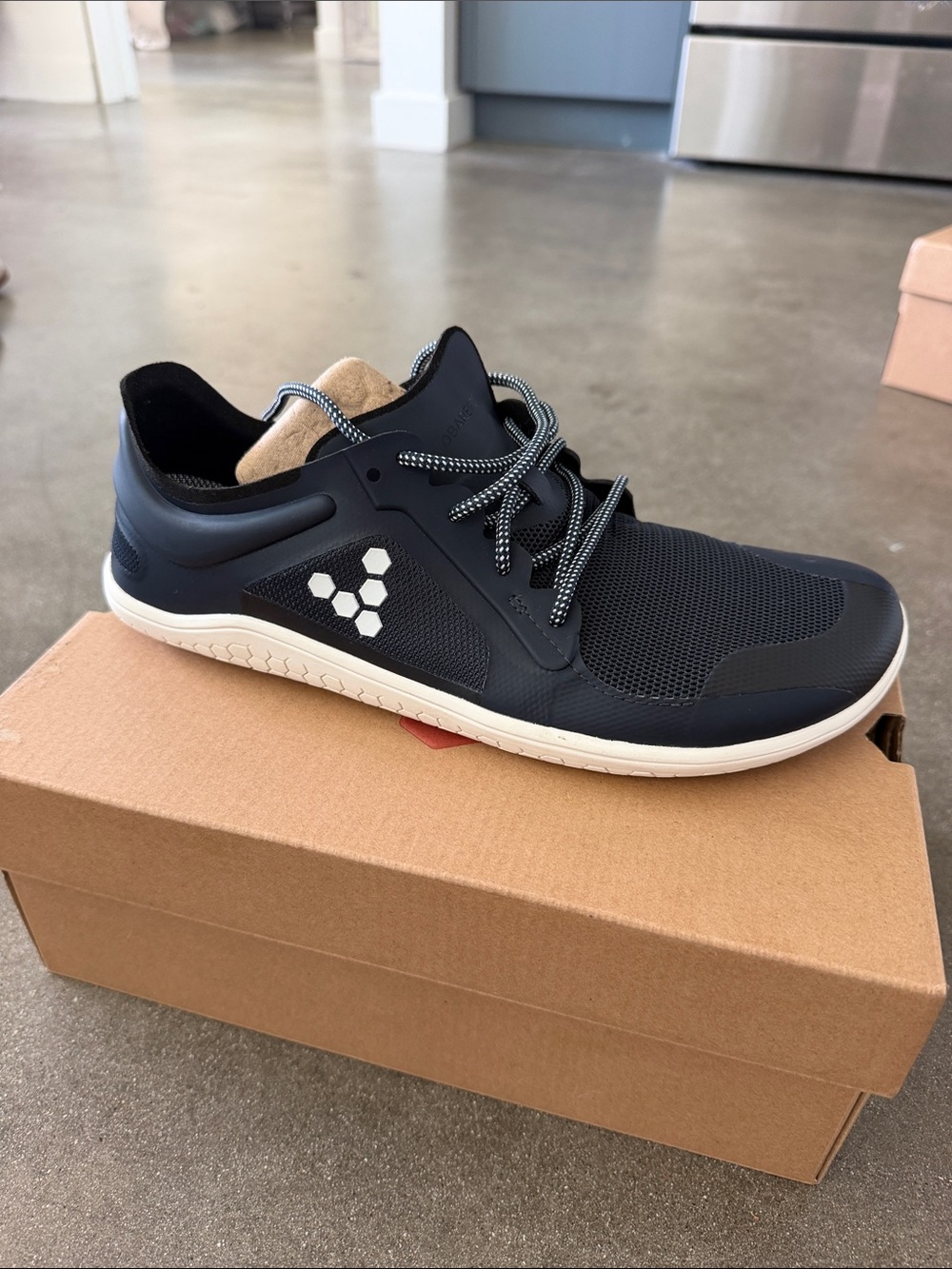 Vivobarefoot Primus Lite III L in Navy - hard to find